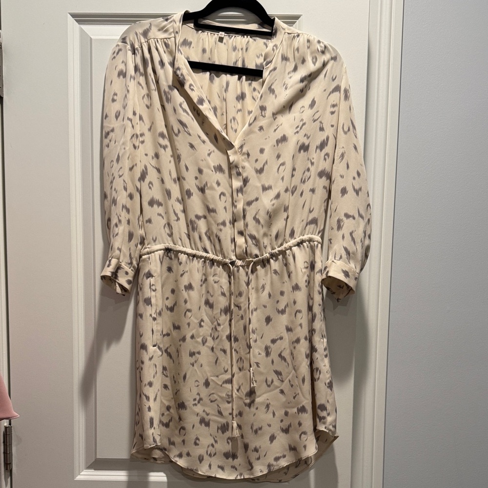 Aritizia Babaton Cream and Gray Mini Dress